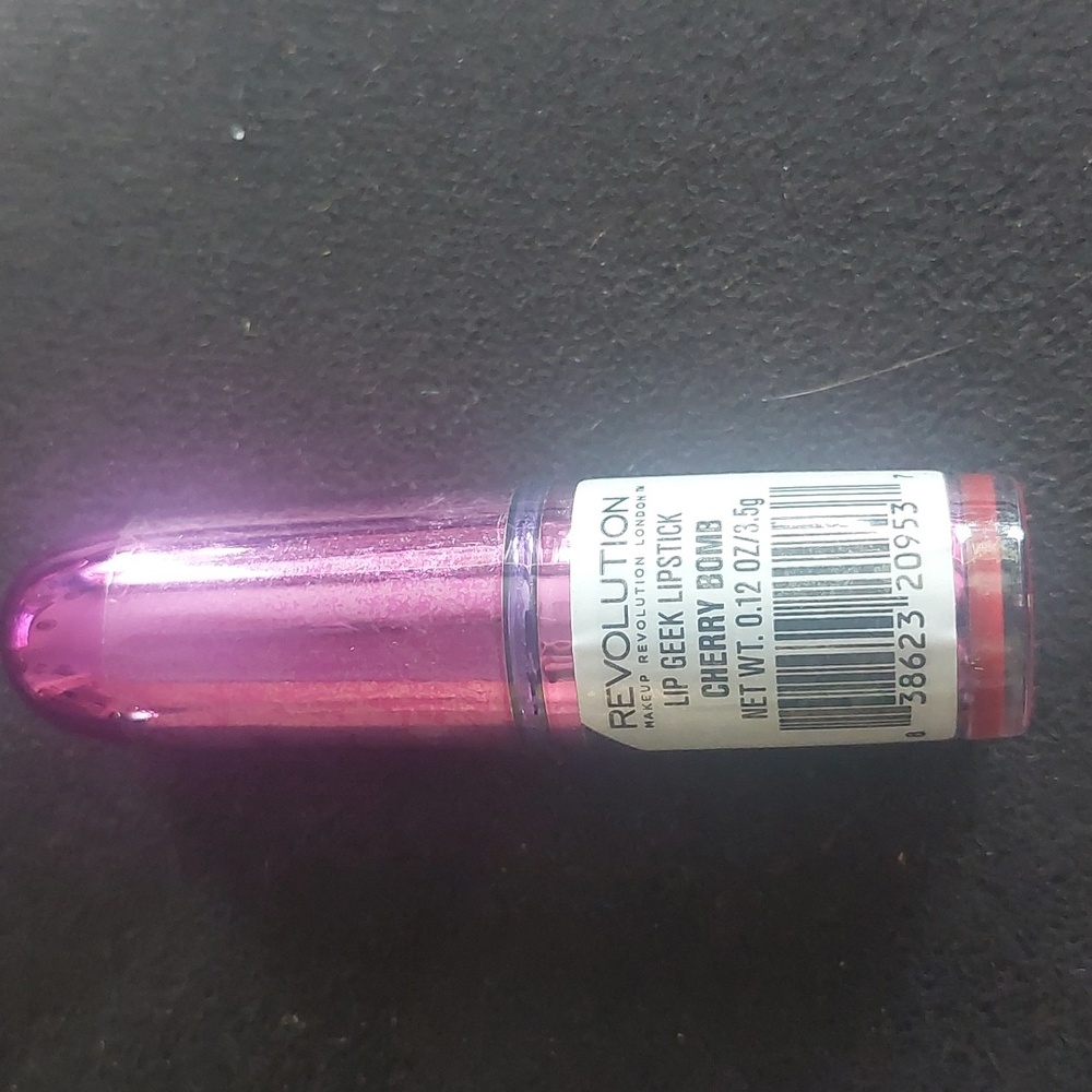 makeup revolution lip geek cherry bomb lipstick